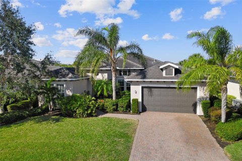 House in Bradenton, Florida 4 bedrooms, 272.58 sq.m. № 1566287 - photo 1