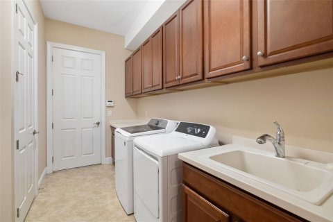 House in Bradenton, Florida 4 bedrooms, 272.58 sq.m. № 1566287 - photo 27