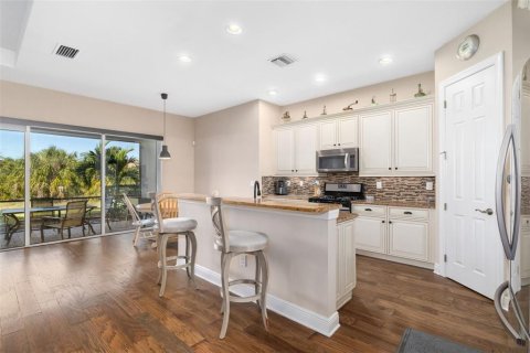 House in Bradenton, Florida 4 bedrooms, 272.58 sq.m. № 1566287 - photo 11