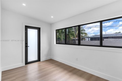 Villa ou maison à vendre à Miami, Floride: 3 chambres, 152.08 m2 № 2084463 - photo 22