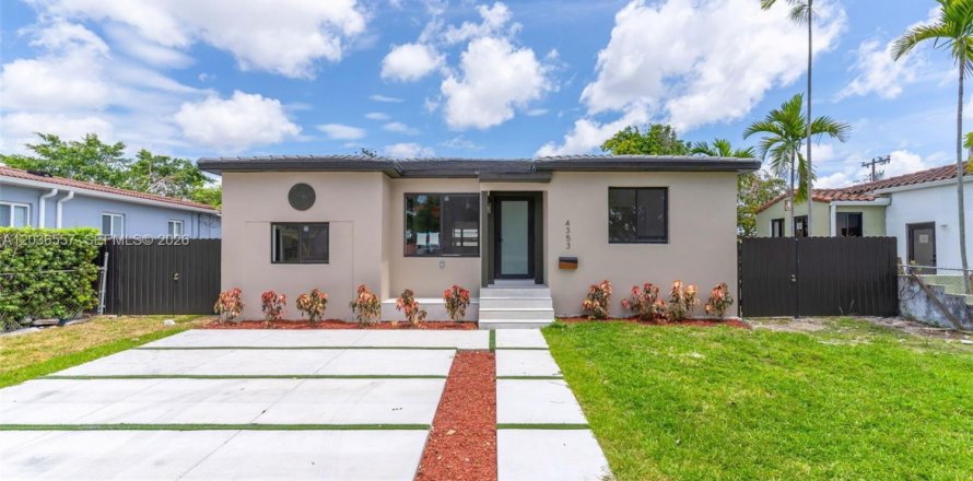 Villa ou maison à Miami, Floride 3 chambres, 152.08 m2 № 2084463