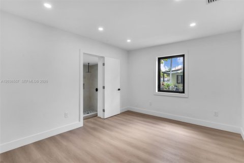Villa ou maison à vendre à Miami, Floride: 3 chambres, 152.08 m2 № 2084463 - photo 13