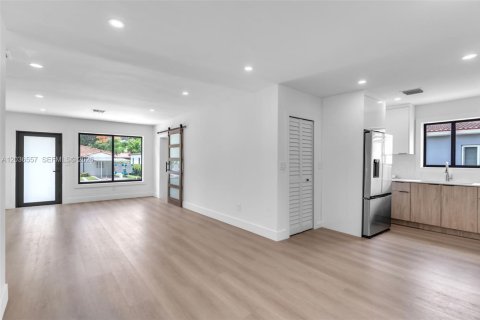 Villa ou maison à vendre à Miami, Floride: 3 chambres, 152.08 m2 № 2084463 - photo 10
