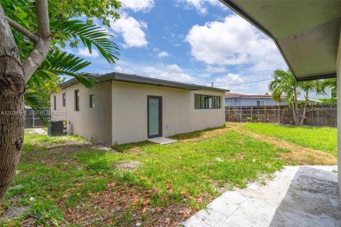 Villa ou maison à vendre à Miami, Floride: 3 chambres, 152.08 m2 № 2084463 - photo 27