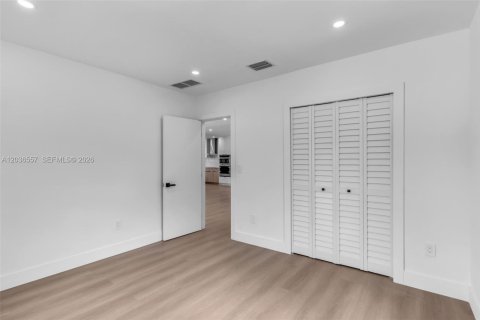 Villa ou maison à vendre à Miami, Floride: 3 chambres, 152.08 m2 № 2084463 - photo 12