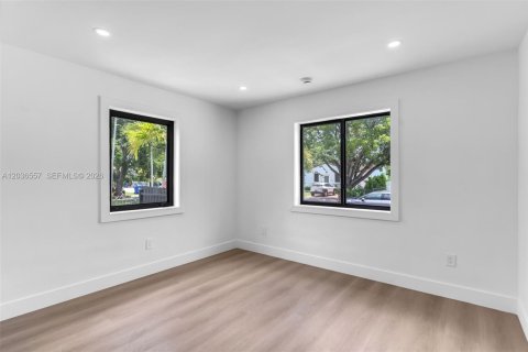 Villa ou maison à vendre à Miami, Floride: 3 chambres, 152.08 m2 № 2084463 - photo 11