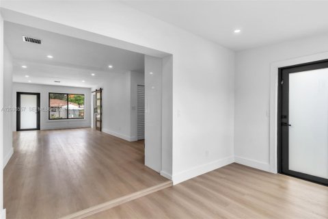Villa ou maison à vendre à Miami, Floride: 3 chambres, 152.08 m2 № 2084463 - photo 23