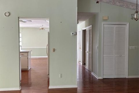House in Spring Hill, Florida 2 bedrooms, 137.59 sq.m. № 1911544 - photo 7