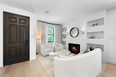 House in Tampa, Florida 4 bedrooms, 348.48 sq.m. № 2201424 - photo 6