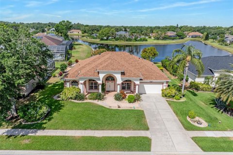 House in Port Orange, Florida 4 bedrooms, 261.98 sq.m. № 1796596 - photo 1