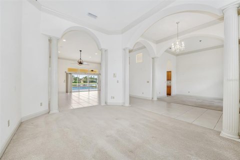 House in Port Orange, Florida 4 bedrooms, 261.98 sq.m. № 1796596 - photo 10
