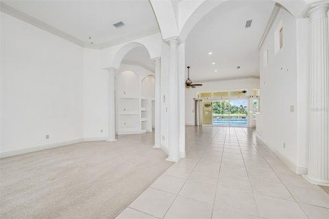House in Port Orange, Florida 4 bedrooms, 261.98 sq.m. № 1796596 - photo 9