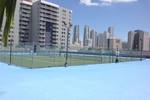 Condo in Miami, Florida, 2 bedrooms  № 1867602 - photo 13
