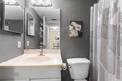Condominio en venta en Palm Harbor, Florida, 1 dormitorio, 63.64 m2 № 2101880 - foto 15