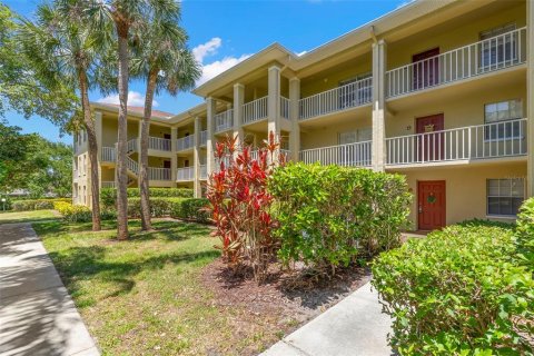 Condominio en venta en Palm Harbor, Florida, 1 dormitorio, 63.64 m2 № 2101880 - foto 17