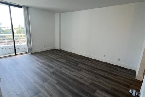 Copropriété à louer à Aventura, Floride: 2 chambres, 91.97 m2 № 1962321 - photo 9