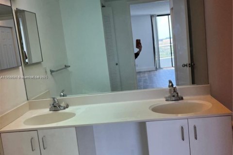 Copropriété à louer à Aventura, Floride: 2 chambres, 91.97 m2 № 1962321 - photo 11