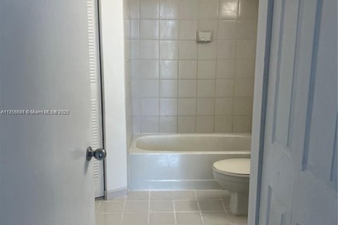 Copropriété à louer à Aventura, Floride: 2 chambres, 91.97 m2 № 1962321 - photo 23