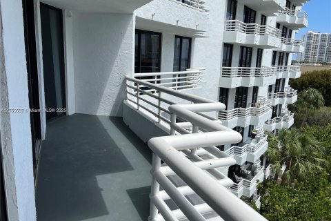 Copropriété à louer à Aventura, Floride: 2 chambres, 91.97 m2 № 1962321 - photo 15