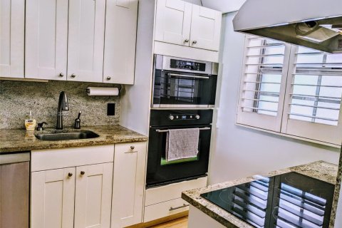 Condominio en alquiler en Key Biscayne, Florida, 1 dormitorio, 79.34 m2 № 1974376 - foto 2