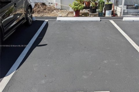 Condominio en alquiler en Key Biscayne, Florida, 1 dormitorio, 79.34 m2 № 1974376 - foto 12