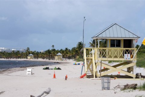 Condominio en alquiler en Key Biscayne, Florida, 1 dormitorio, 79.34 m2 № 1974376 - foto 17