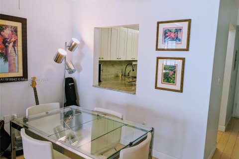 Condominio en alquiler en Key Biscayne, Florida, 1 dormitorio, 79.34 m2 № 1974376 - foto 4