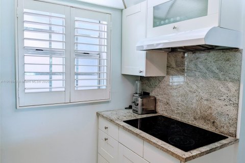 Condominio en alquiler en Key Biscayne, Florida, 1 dormitorio, 79.34 m2 № 1974376 - foto 5