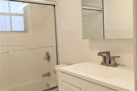 Condominio en alquiler en Key Biscayne, Florida, 1 dormitorio, 79.34 m2 № 1974376 - foto 7