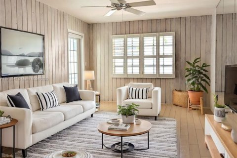 Condominio en alquiler en Key Biscayne, Florida, 1 dormitorio, 79.34 m2 № 1974376 - foto 1