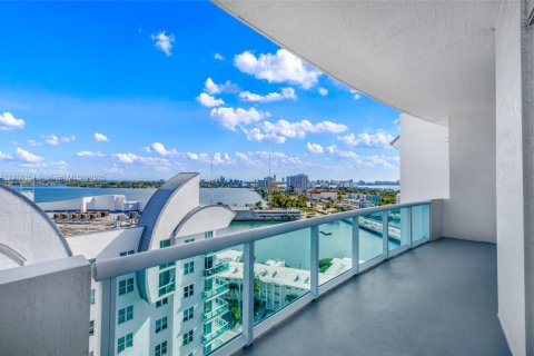 Condo in North Bay Village, Florida, 2 bedrooms  № 1975384 - photo 20