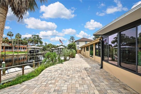 House in Homosassa, Florida 3 bedrooms, 163.32 sq.m. № 1903335 - photo 8