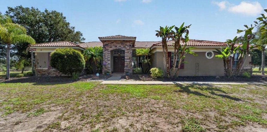 House in Wimauma, Florida 4 bedrooms, 346.9 sq.m. № 2157333