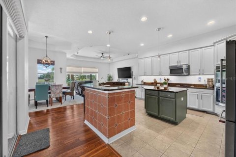 House in Wimauma, Florida 4 bedrooms, 346.9 sq.m. № 2157333 - photo 21