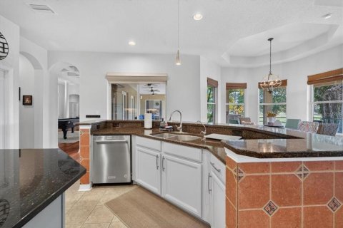 House in Wimauma, Florida 4 bedrooms, 346.9 sq.m. № 2157333 - photo 16