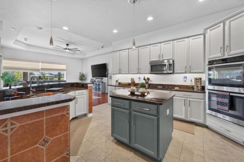 House in Wimauma, Florida 4 bedrooms, 346.9 sq.m. № 2157333 - photo 18