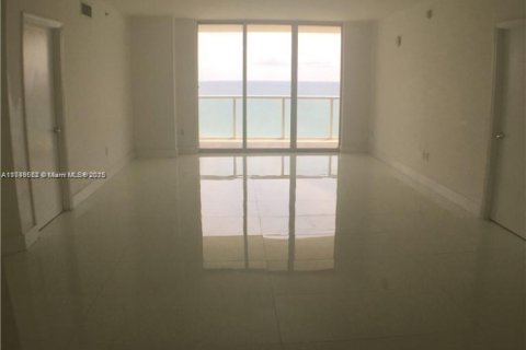 Condo in Sunny Isles Beach, Florida, 2 bedrooms  № 1859961 - photo 7
