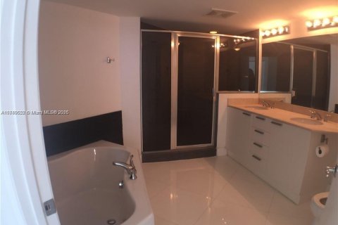 Condo in Sunny Isles Beach, Florida, 2 bedrooms  № 1859961 - photo 9