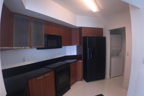 Condo in Sunny Isles Beach, Florida, 2 bedrooms  № 1859961 - photo 17