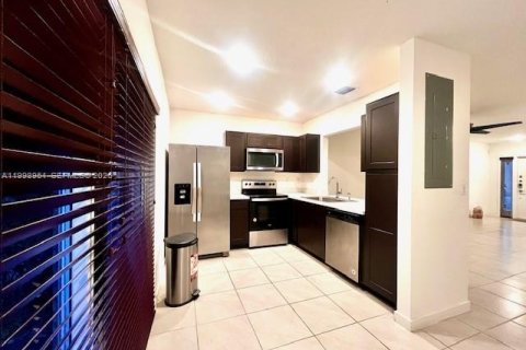 Touwnhouse à vendre à Florida City, Floride: 3 chambres, 118.17 m2 № 2060967 - photo 4