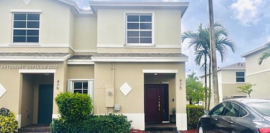 Touwnhouse à Florida City, Floride 3 chambres, 118.17 m2 № 2060967