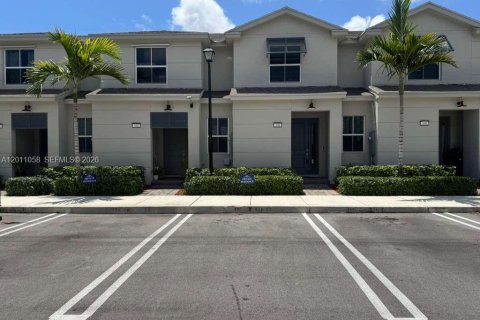 Touwnhouse à vendre à Pompano Beach, Floride: 3 chambres, 123.84 m2 № 2075340 - photo 2