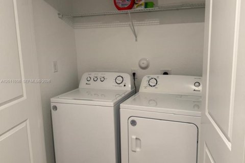 Touwnhouse à vendre à Pompano Beach, Floride: 3 chambres, 123.84 m2 № 2075340 - photo 20