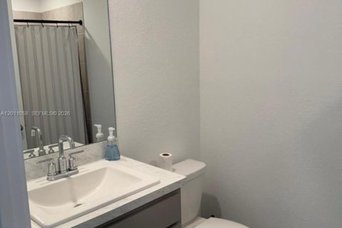 Touwnhouse à vendre à Pompano Beach, Floride: 3 chambres, 123.84 m2 № 2075340 - photo 12