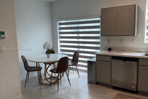 Touwnhouse à vendre à Pompano Beach, Floride: 3 chambres, 123.84 m2 № 2075340 - photo 10