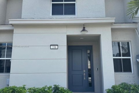 Touwnhouse à vendre à Pompano Beach, Floride: 3 chambres, 123.84 m2 № 2075340 - photo 3