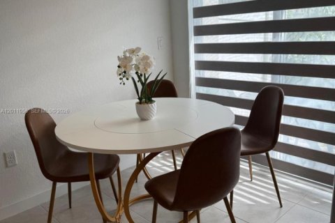 Touwnhouse à vendre à Pompano Beach, Floride: 3 chambres, 123.84 m2 № 2075340 - photo 11