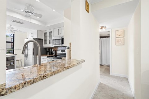 Купить кондоминиум в Маргит, Флорида 2 спальни, 92.9м2, № 1975134 - фото 9