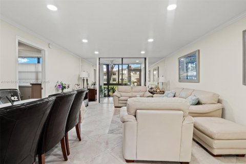 Купить кондоминиум в Маргит, Флорида 2 спальни, 92.9м2, № 1975134 - фото 20