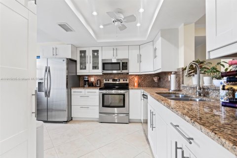 Купить кондоминиум в Маргит, Флорида 2 спальни, 92.9м2, № 1975134 - фото 1